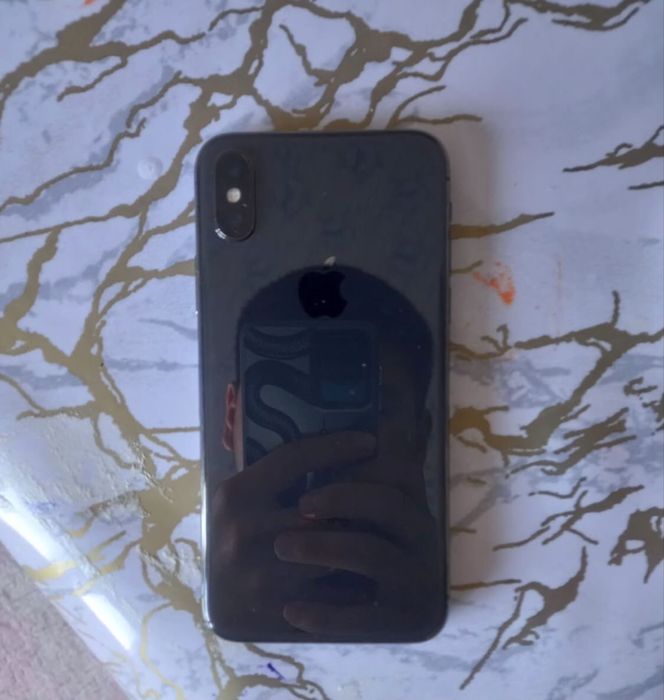 Iphone X  оригинал бәрі память 64гб