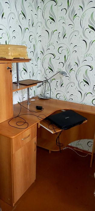 Компьютерный стол.