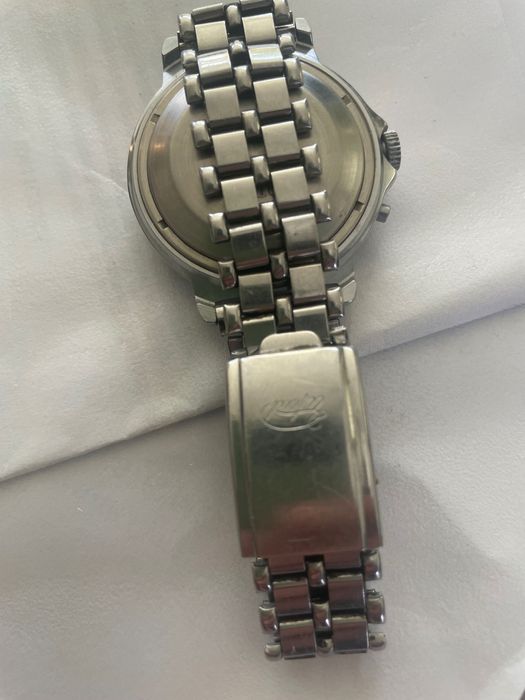 Продавам часовник СЛАВА автомат