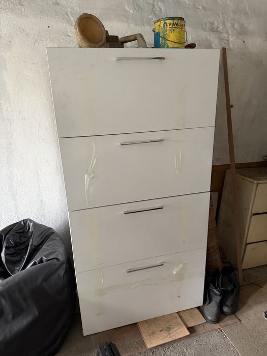 Продам шкаф б/у. Для бутика.