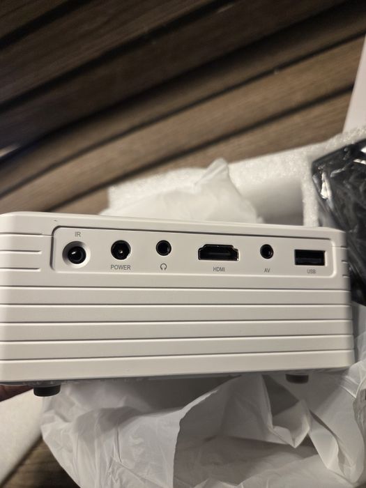 Proiector Mini LED AKIYO O1 720P nativ (pana la 1080p)HDMI USB Nou