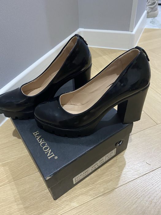 Продам туфли разные