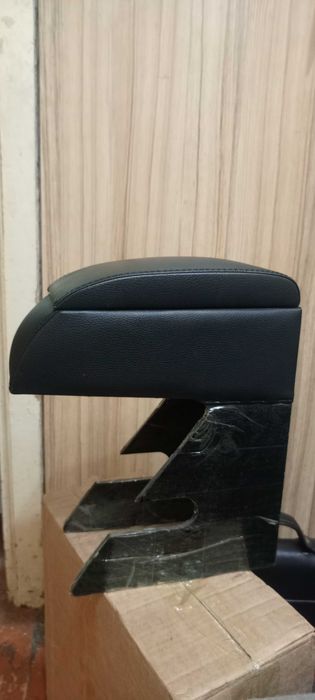 Подлокотник (кож.зам.)