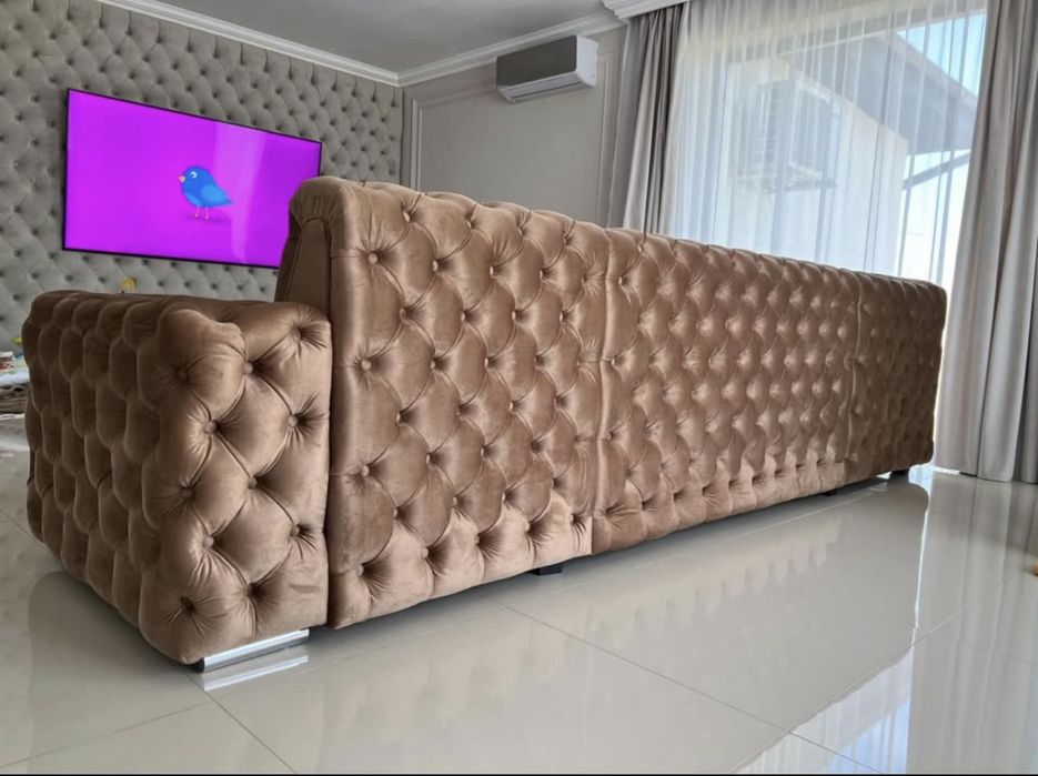 Canapea extensibila Chesterfield