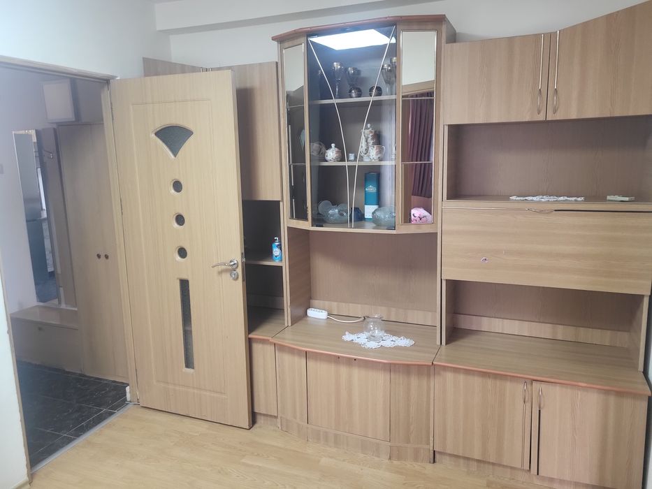 Inchiriez apartament