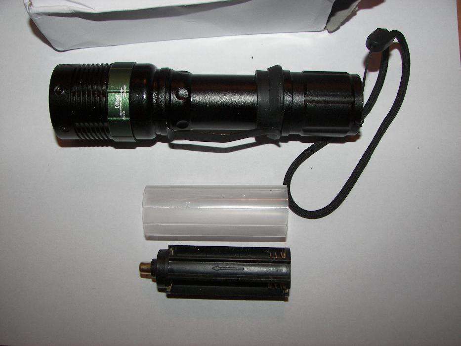 Lanterna bicicleta puternica cu led cree Noua, in cutie zoom dimmer