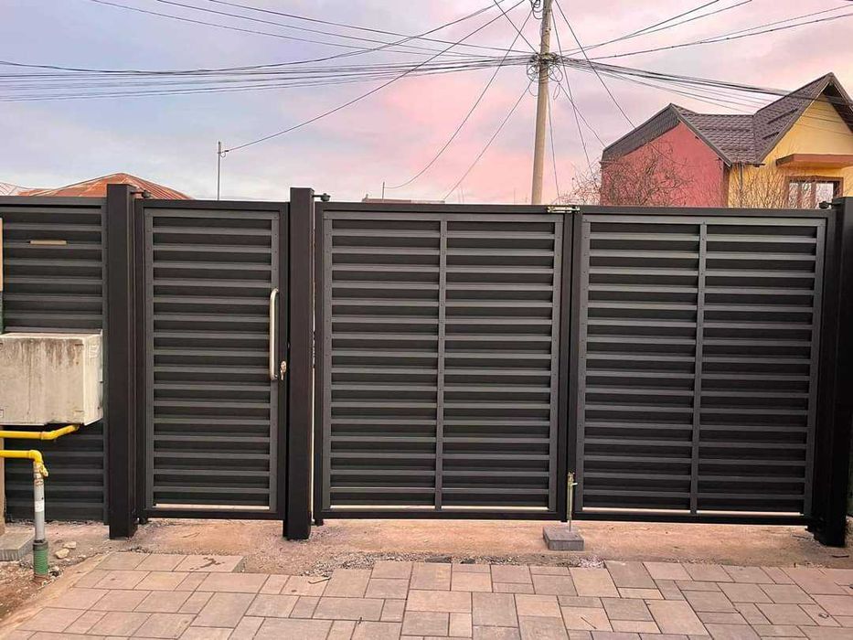 Garduri si porti din panouri stil jaluzele si alte modele disponibile