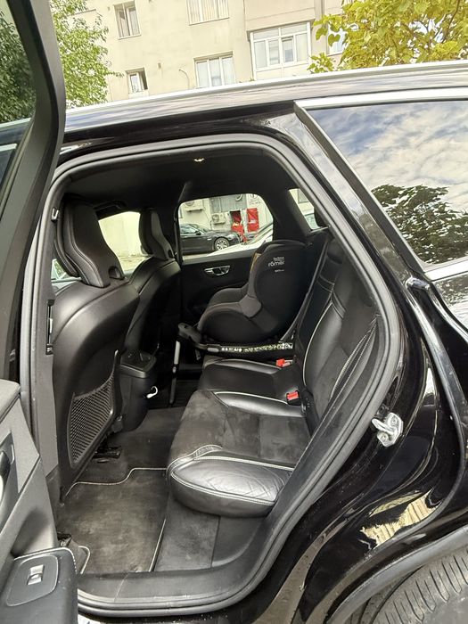 Volvo XC60 D4 R-Design 190CP • Automat • LED • Navi • Piele • 2019