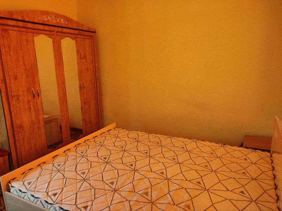 3 хонали квартира сотилади 3/2/2 Паркент (ремонти янги)