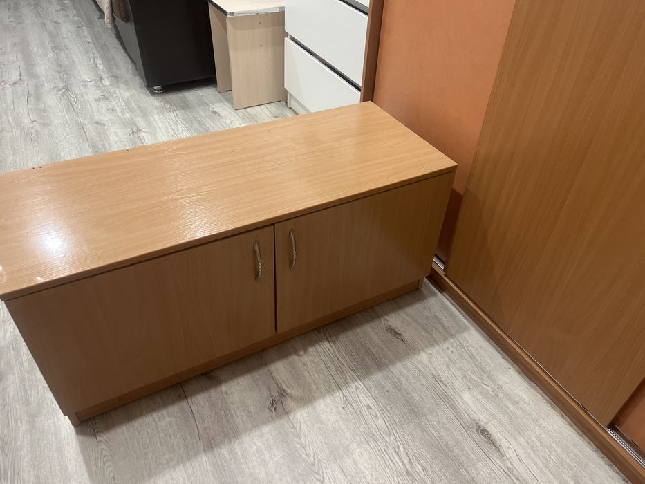 Продам обувницу.