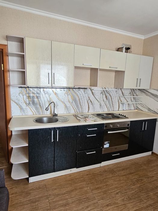 Продам кухонный гарнитур отличного качества