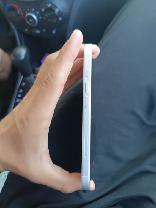 Продам Iphone 16 128 gb 100% аккум