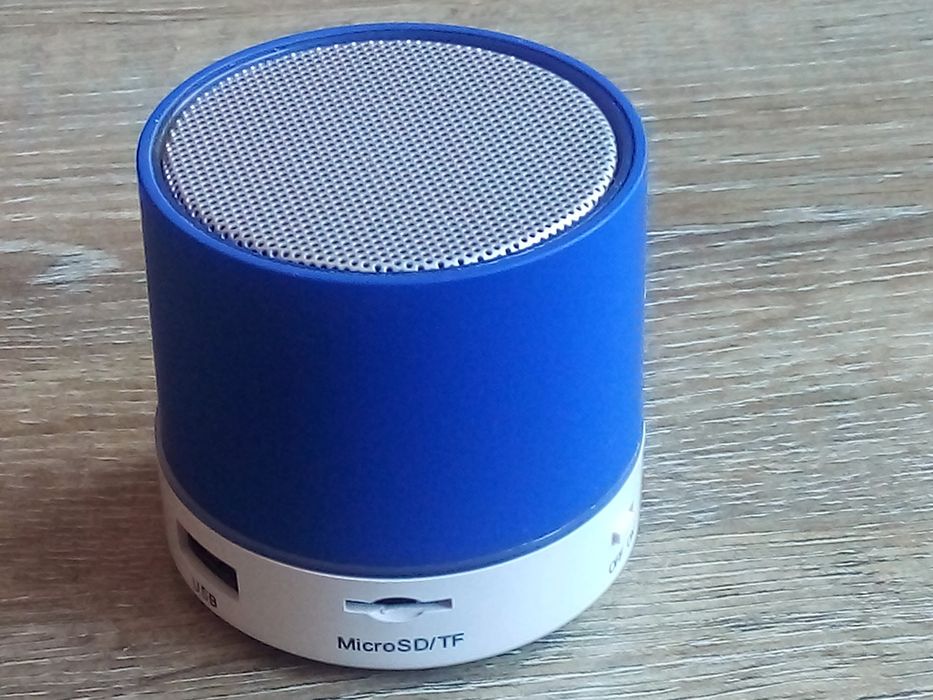 Продам новую беспроводную маленькую  колонку