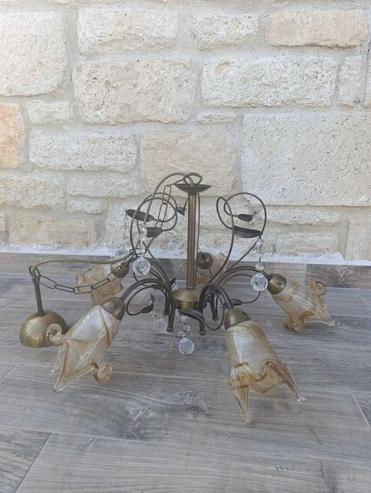 Стъклени полилеи с по пет крушки