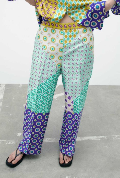 Zara панталон с принт размер XS