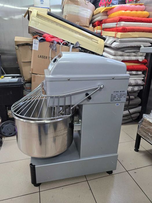 Професионална спирална тестомесачка HS30 34L 30 кг тесто с две скорости