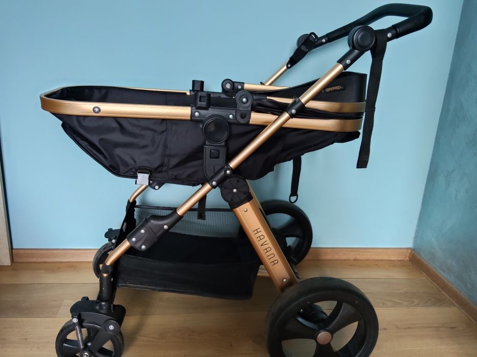 Vând cărucior 3in1 chipolino!