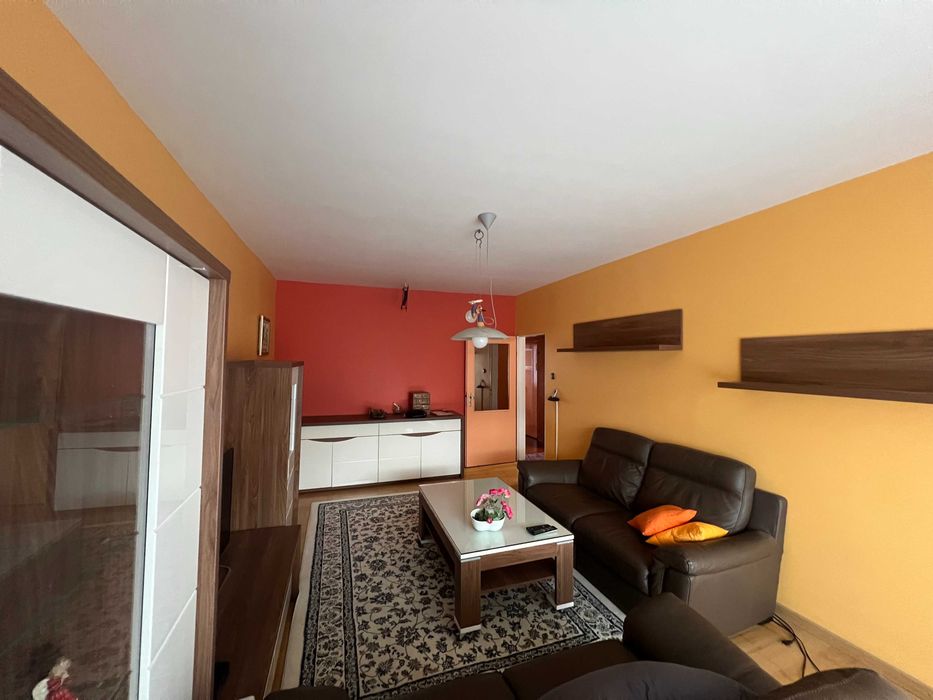 Двустаен апартамент за продажба в кв. Дружба 1, до Фантастико