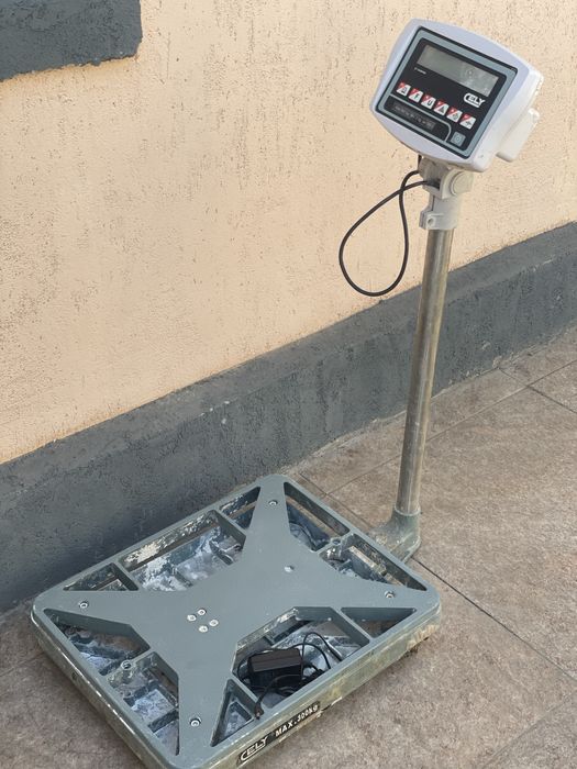 Vând cantar  DIBAL  CELY