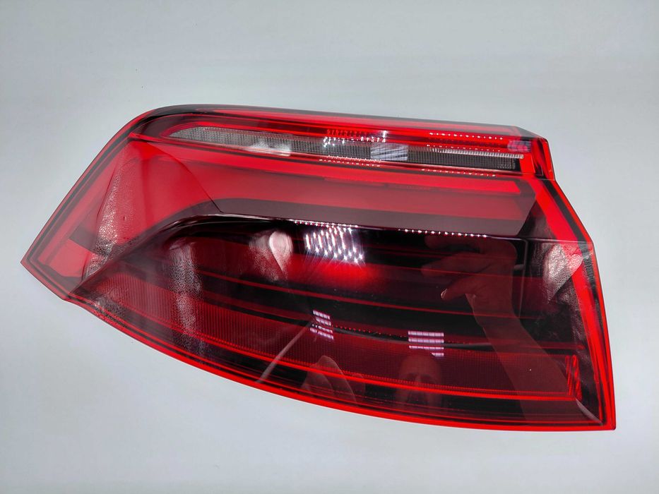 4M8945069AA Нов Ляв Стоп Matrix Audi Q8 Facelift 23-