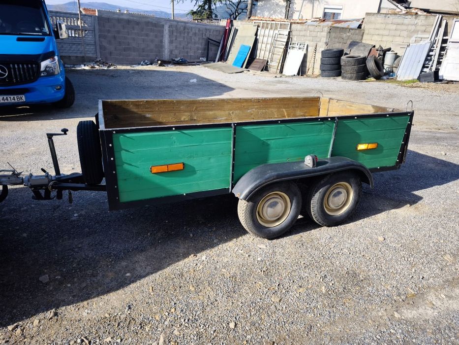 Продавам Ремарке на две оси