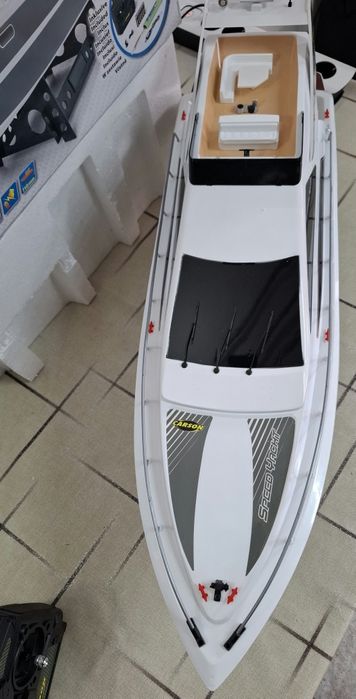 Carson  Speed ​​Yacht 2.4G 100% RTR - Лодка с дистанционно управление
