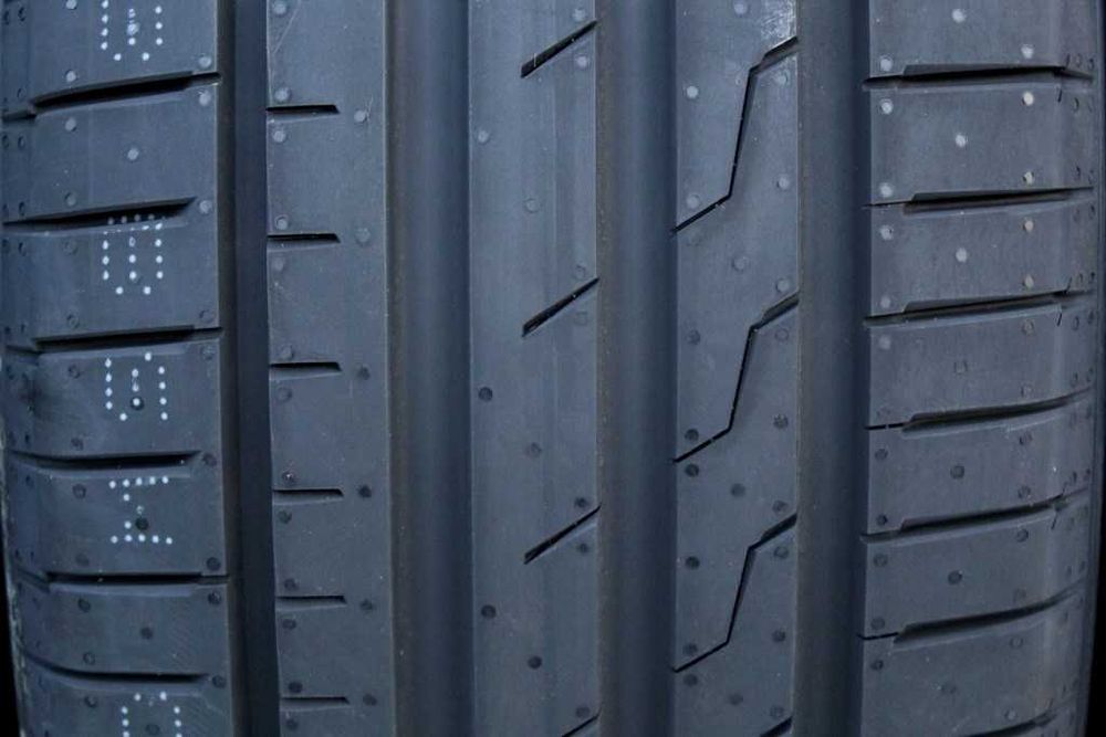 Anvelope vara noi 235/45R17 97Y, XL, ZR, RoadX, DOT 2025