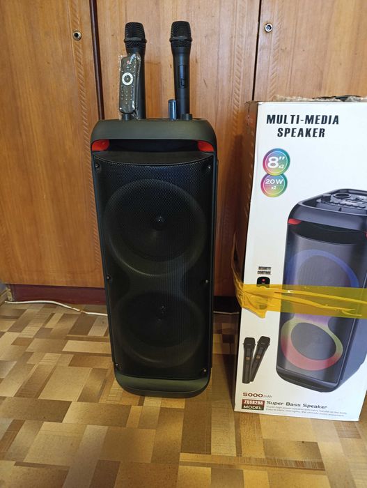 Блютуз Колонка с микрофоном.