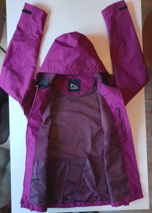 Оригинална дамска туристическа трекинг мембрана  ,яке