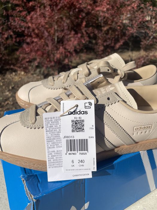 Продам кроссовки Adidas НОВЫЕ