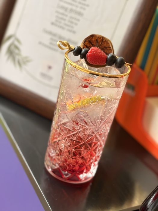 Cocktail bar & Tort de shoturi /Bar mobil  începând de la 3.000 RON