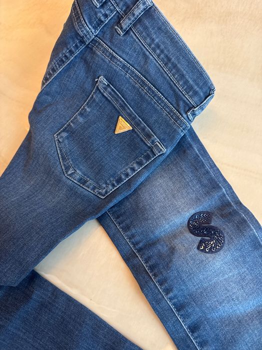 Дрехи за момиче от 4 г. До 7 г.