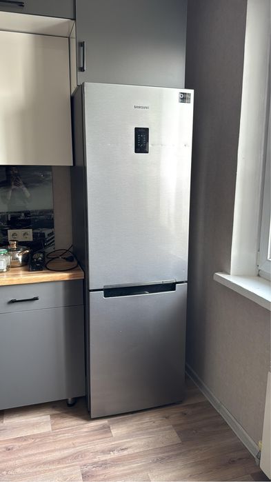 Холодильник продам