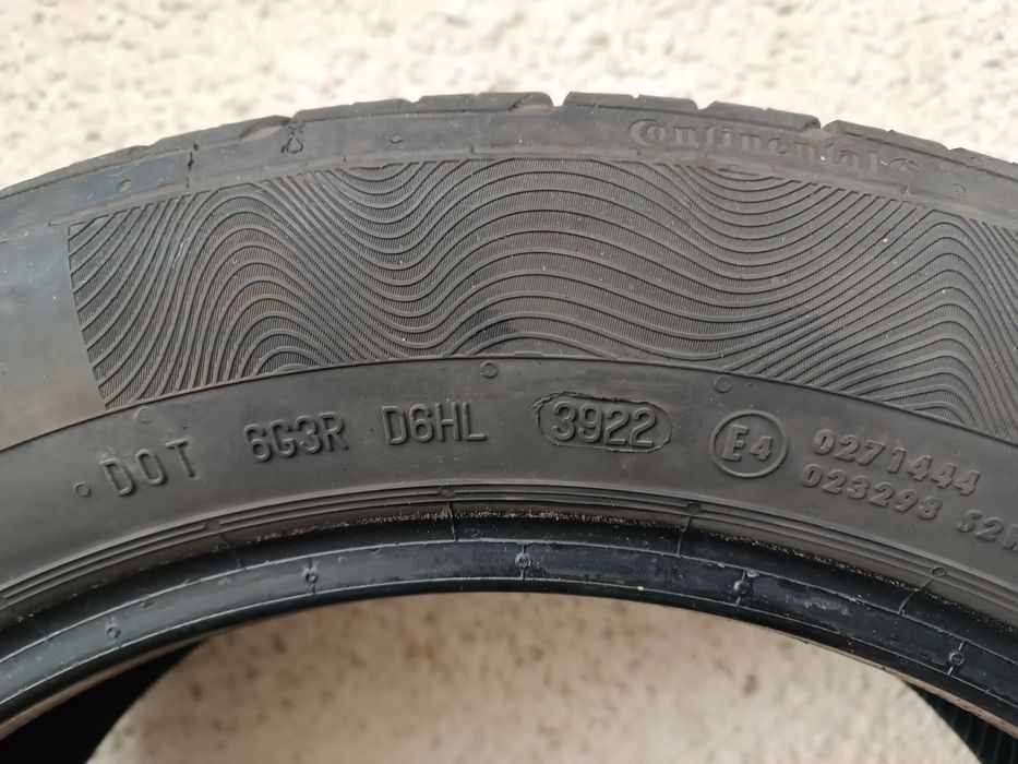 Vând anvelope Continental 215/55 R17