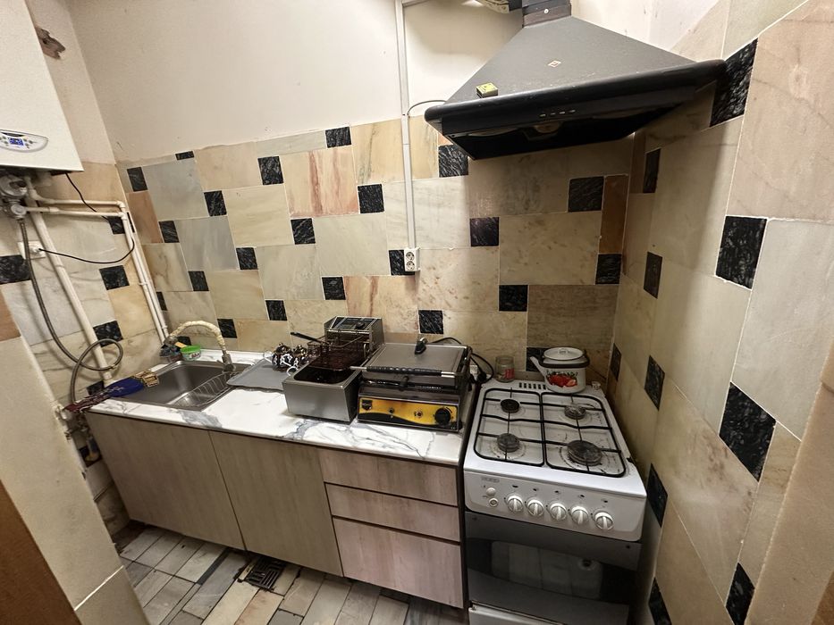 Срочно продам кухонный мебель