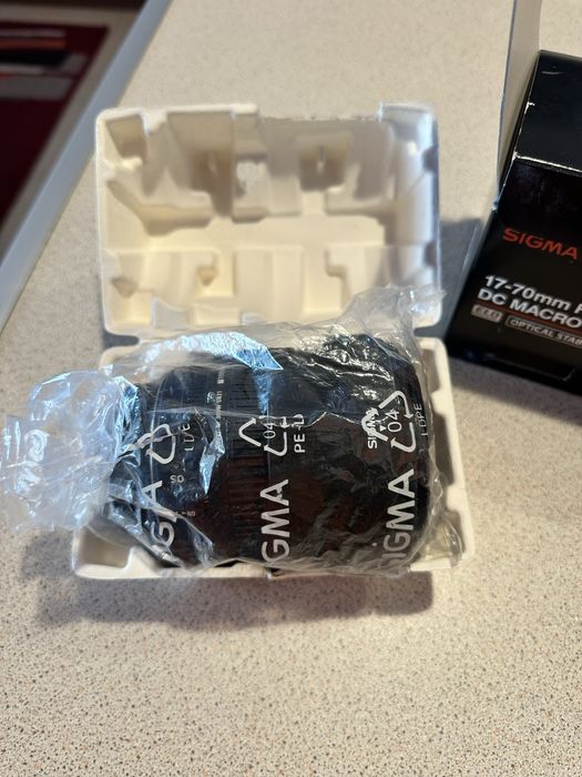 Обектив Sigma 17-70 f2.8-4