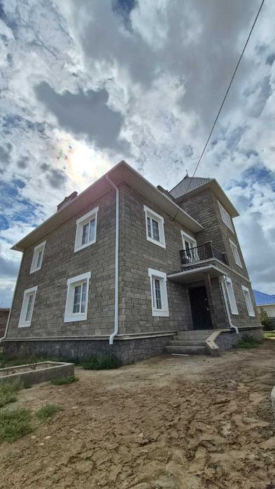 Прекрасный недострпоенный дом