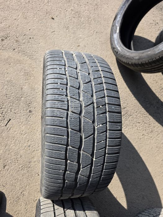Vând 2 anvelope iarna Continental 255 40 R18
