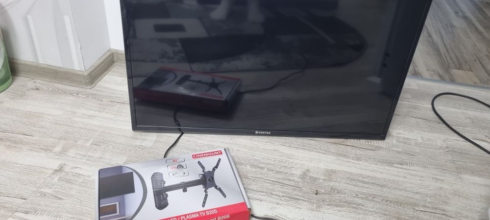 Televizor Vortex 80 cu suport