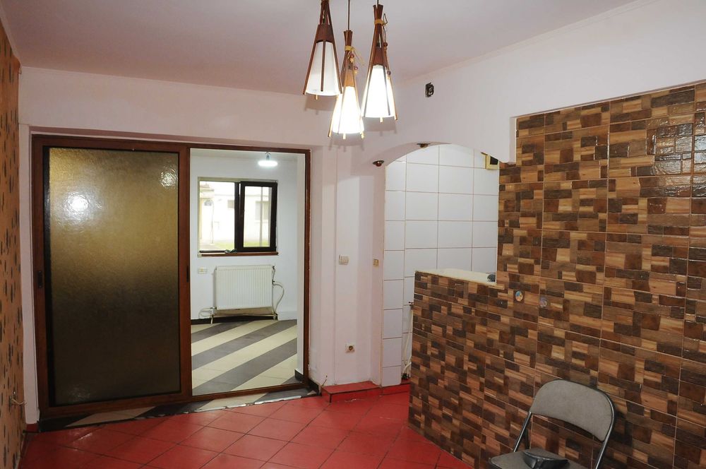 Proprietar vand apartament 2 camere + extindere, parter 52 mp acte in regula intabulat CF, pretabil spatiu comercial
