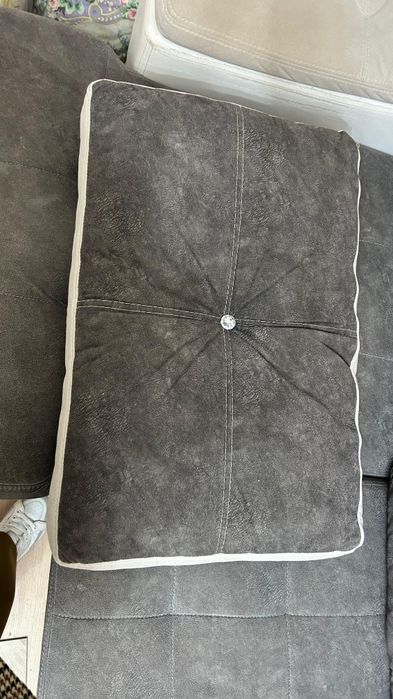 Продам диван в хорошем состоянии.