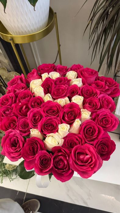 цветы роза с буквом