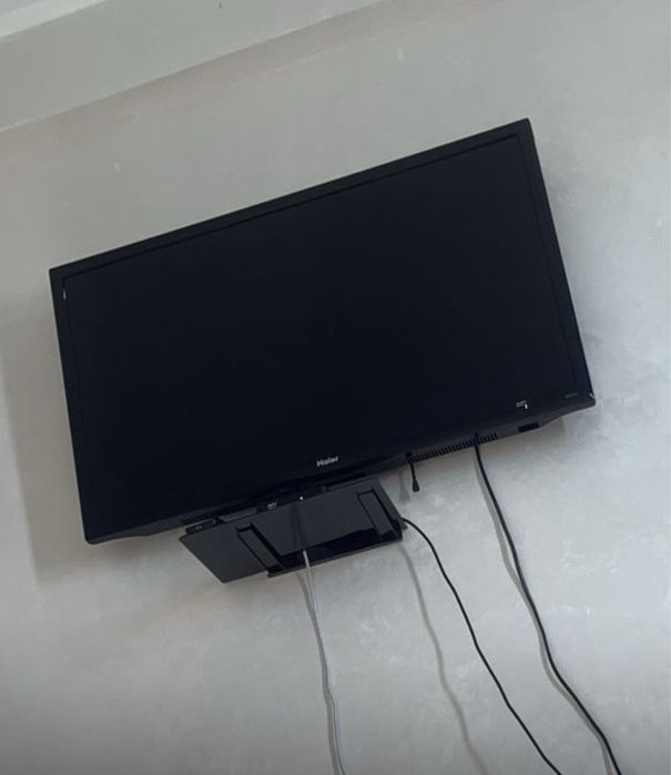 Люстра, телевизор, утюг