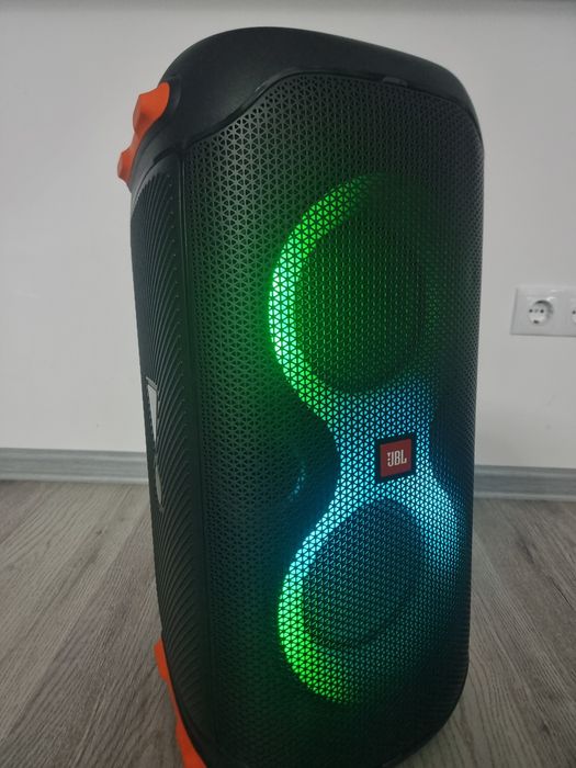 Vând JBL PartyBox 110
