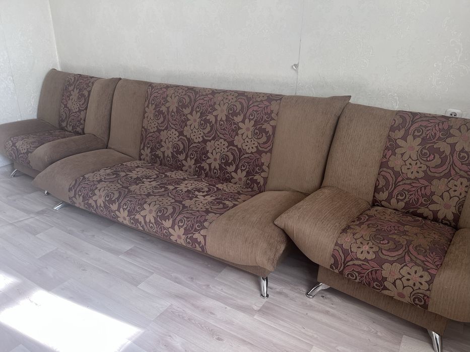 Диван для гостиной