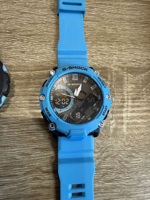 Два часовника Casio