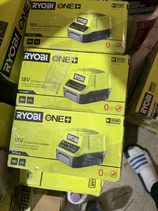 Ryobi incarcator 18V