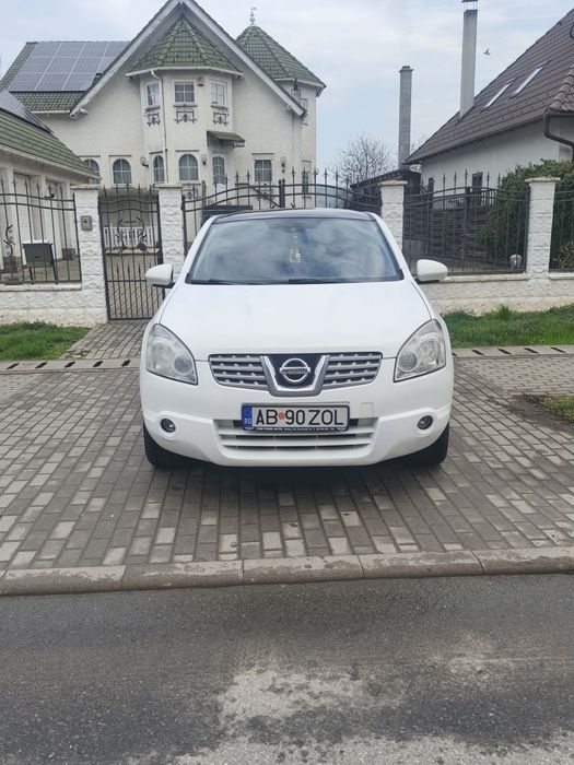 Vând nisan qashqai 1.6 benzina in stare foarte buna cu toate actele la zii