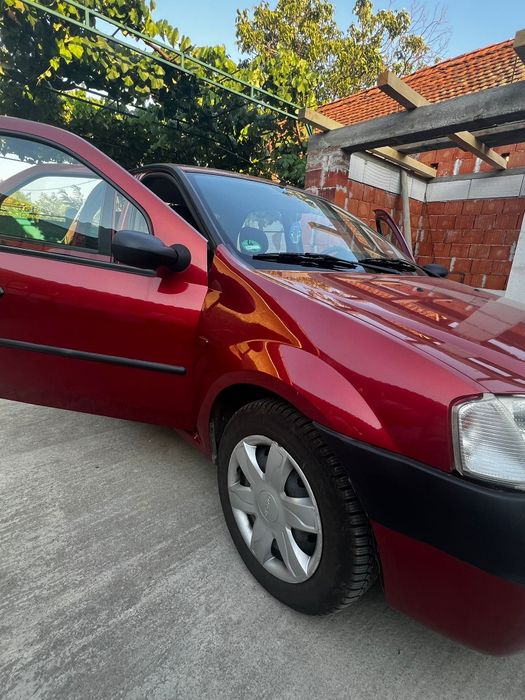 Vând Dacia Logan