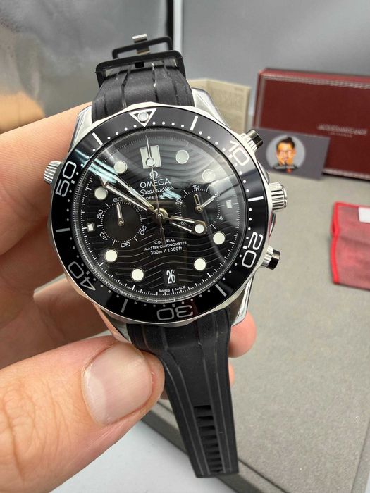 omega seamaster / diver 300m